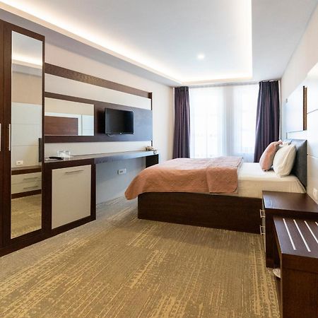 Hotel Prizreni Extérieur photo