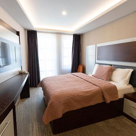 Hotel Prizreni Extérieur photo