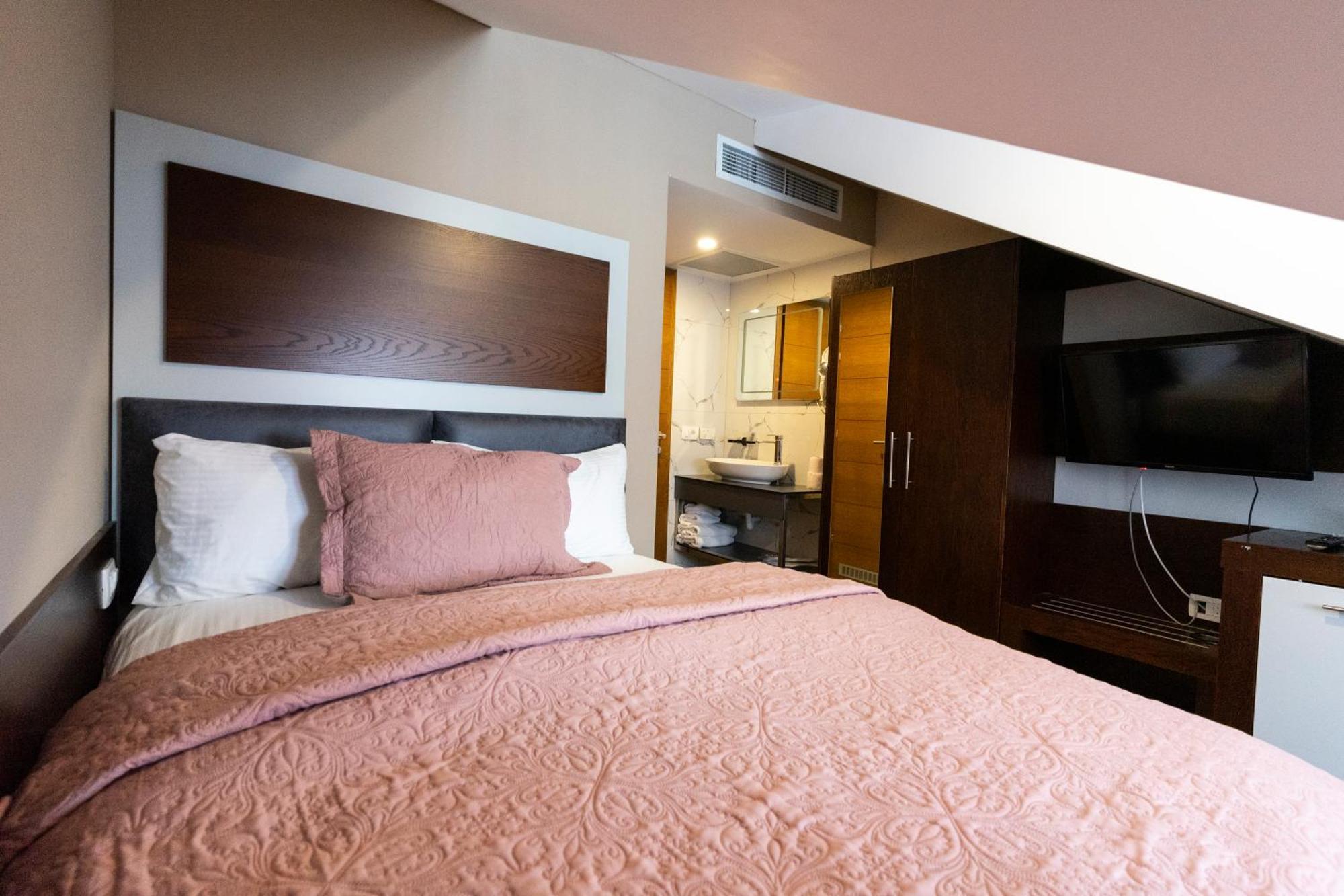 Hotel Prizreni Extérieur photo