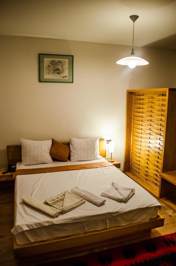 Hotel Prizreni Extérieur photo