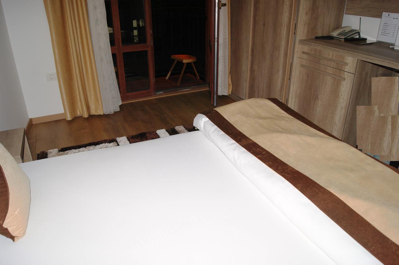 Hotel Prizreni Extérieur photo