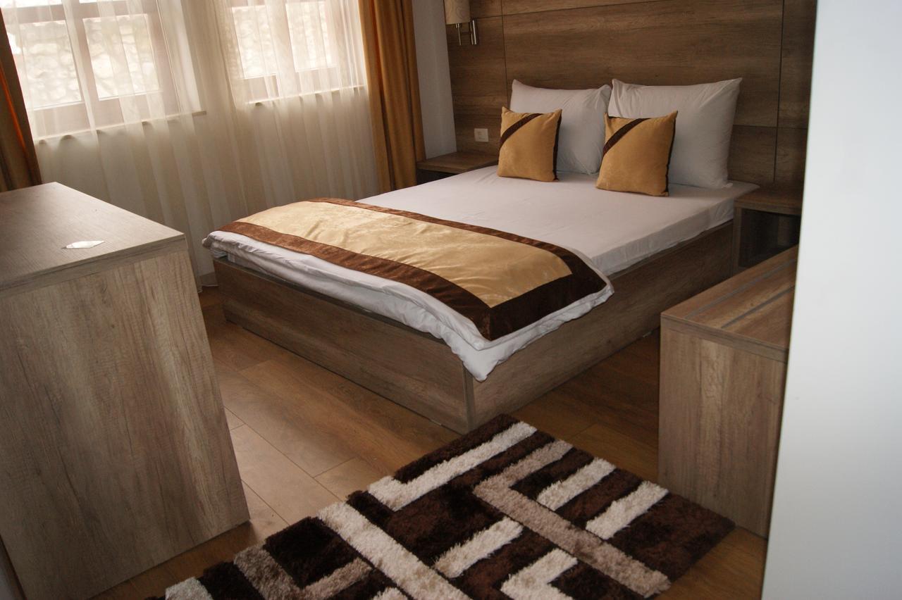 Hotel Prizreni Extérieur photo
